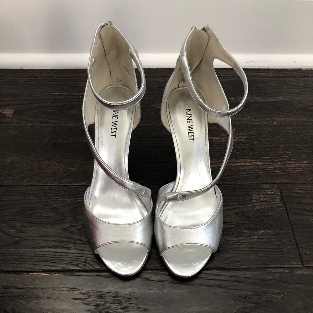 Silver strapped heels size 8 Nine West.
